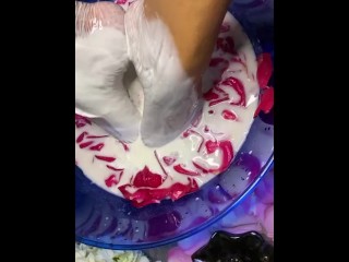 Ванночка для ног с розовым молоком