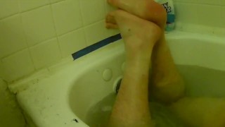 Guy Takes Hot Bath and Shows Off Feet