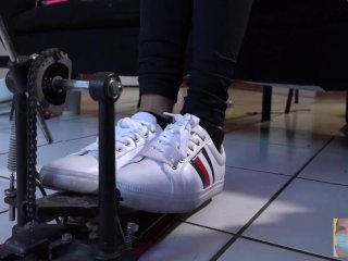 pedal, pedal pumping, music, sneakers