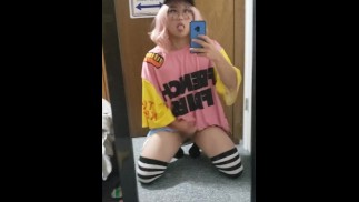 carino asiatico femboy cums