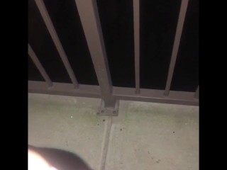 Spielen Auf Dem Balkon