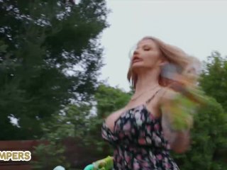 LIL humpers - Sexy Big Tits Joslyn James Loves Humping Her Lawn Gnome screenshot number 0
