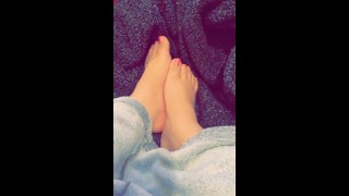 Ava’s slideshow (feet)