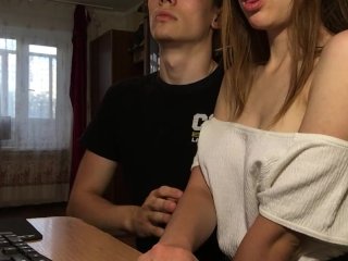 СВОДНАЯСЕСТРА ПРЕДЛОЖИЛА ГЛЯНУТЬ ПОРНО. ЗАКОНЧИЛИ С СПЕРМОЙ В ЕЕ РТУ - Via Hub