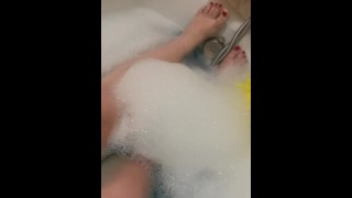 BBW having a bath wants a foot rub