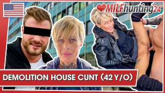 MILF Hunter lets MILF Vicky Hundt suck dick in a lost place! milfhunting24