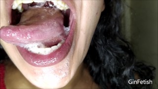 唾液(唾液と舌フェチ)-ショートバージョン