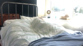 Mujer no despertada por el pene del hombre