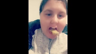 Bbw eating ramen 