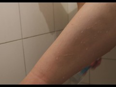 Der Punk Rasiert Sich - 04:54min