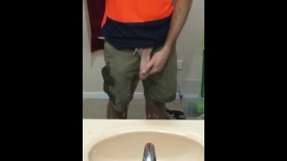 Tradie shows his cock