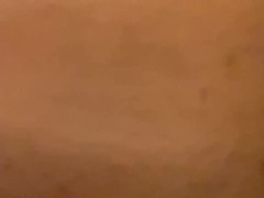 Девушка писает в милые трусики с уточками, мастурбирует душем и кончает - Screenshot 7 of 16 - Peehole