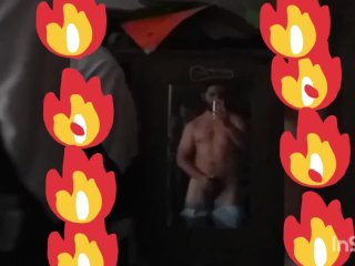 Bailando desnudo