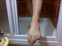 Master Sweetblueyes Feet Fetish Play in the Shower