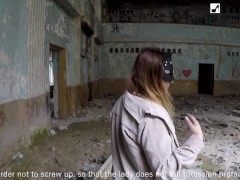 Русская студентка публично сосет и трахается в заброшенной школе (английские субтитры) - Screenshot 2 of 16 - School