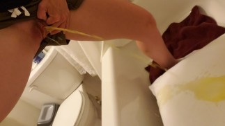 ... Я снова помочился на твою подушку