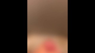 Ejaculação de sêmen maciça japonesa amadora com masturbação mastigável no banho!