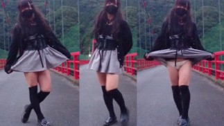 Хонока, который любит выставлять себя на улицу посреди моста.