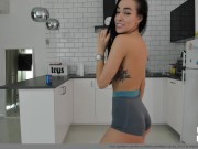 cute girl show het tight ass