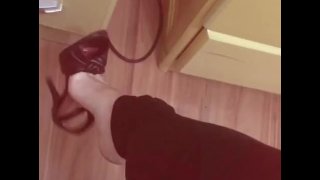 @tici_feet IG ticii_feet tici voeten bungelende zwarte hoge hakken (preview) shoeplaying