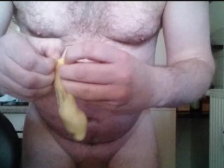 Mann kann mit Sperma im Kondom viel Spaß haben