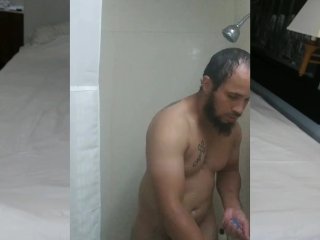 Male shower jakinf off..