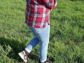 ⭐ Glistening Public Jeans Wetting In Nature )