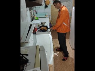 solo male, kitchen, vertical video, evening