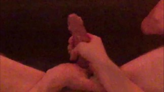 Горячий парень дрочит, грязно разговаривает с тобой и очень хочет кончить в твою киску! Соло мужской от первого лица кончил