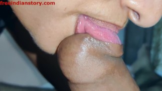 Indische Teens machen Zungenspiele