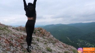 In The Mountains A Hunk In Leggings Gets Fucked And A Facial