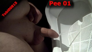 Pee 01: Schneller druckvoller Piss ins Urinal, er wird hart beim Abschütteln. Pinkeln