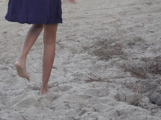 Senderismo Descalzo En La Playa
