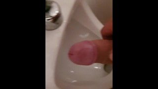 masturbarsi in bagno, masturbando no wc.
