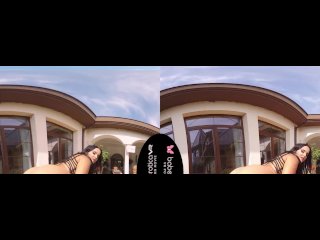 Hot VR video with Jenifer Mendez playing with a toy with the pussy, outdoor