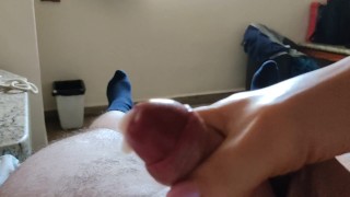 Footjob cumshot venezolana 