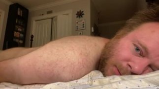 Возбуждающая игра с самим собой 