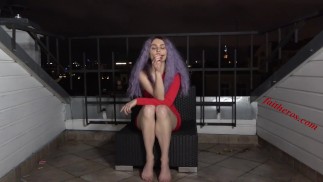 Эта платная шлюха отдаст все свои деньги