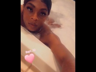 Jacuzzi Bubbles & Bussy