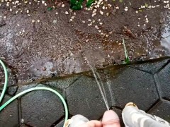 Rain And Pee - Screenshot 10 of 16 - Outdoor