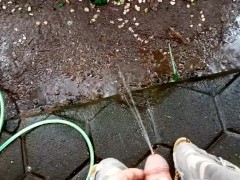 Rain And Pee - Screenshot 13 of 16 - Long Pee