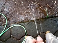 Rain And Pee - Screenshot 5 of 16 - Outdoor