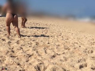 Showing my plugged ass and pissing in public !!!