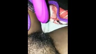 Poco semen # 3 con un vibrador