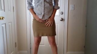 How To Make A Naughty Entrance Lots Of Pee In A Tight Skirt