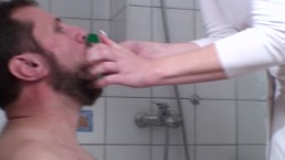 Раб Джоши должен есть мыло