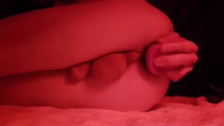 Twink 使用大假阳具