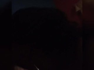 Cubanobeebo deja q su amiga gorda le chupe la verga