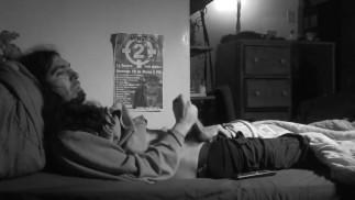 Мастурбирует + Поедание Спермы (левый угол)