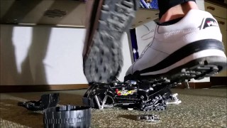 Toycar Crushing con Fila Sneaker (Trailer)